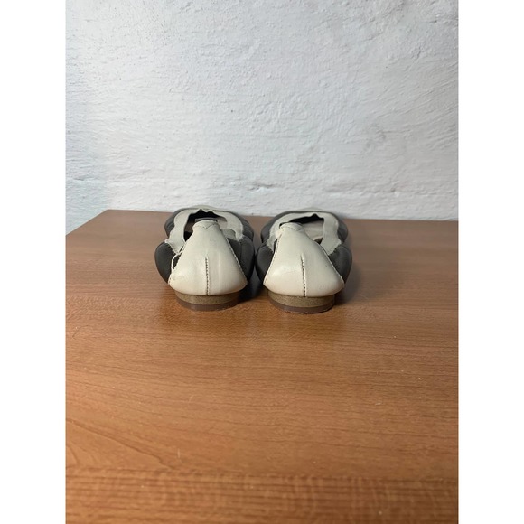 Seychelles metallic & white flats size 6 - Picture 2 of 4